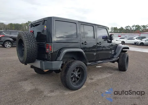 2014 Jeep Wrangler Unlimited Sahara z USA, uszkodzony, nr VIN 1C4BJWEG4EL317946